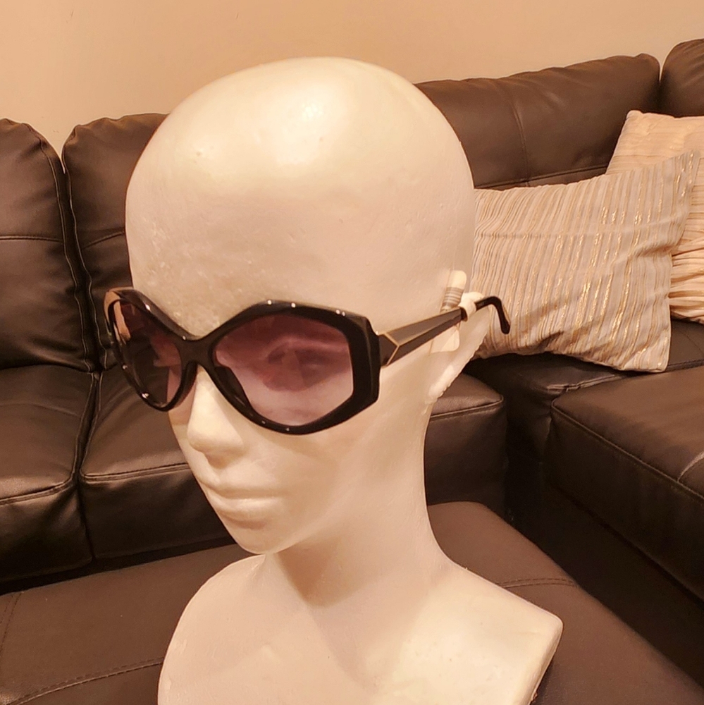 Burberry Black Sunglasses Wmn's Vintage Style Black Gray Gradient Color NO CASE